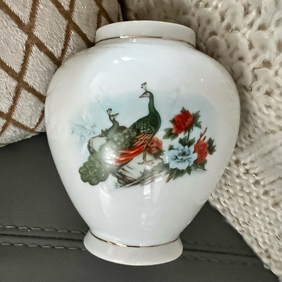 Vintage ASIAN CHINOISERIE Peacock Botanical FINE Bulbous VASE Made CHINA Imari - Picture 3 of 16